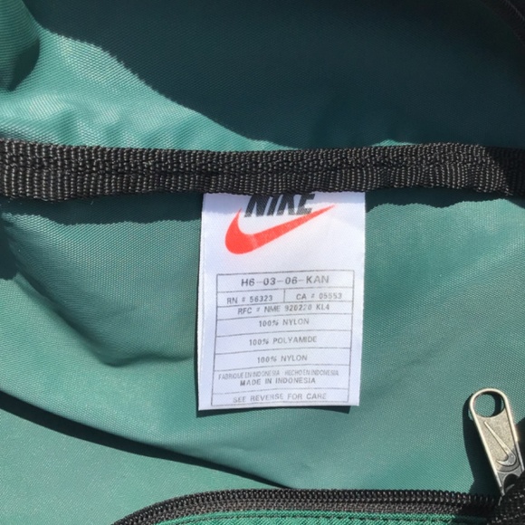 Vintage Nike gym bag - Picture 15 of 16